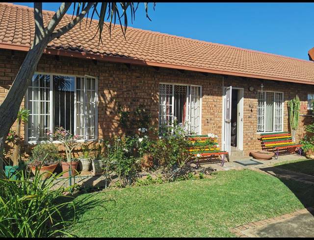3 BEDROOM TOWNHOUSE SOLD IN ANNLIN